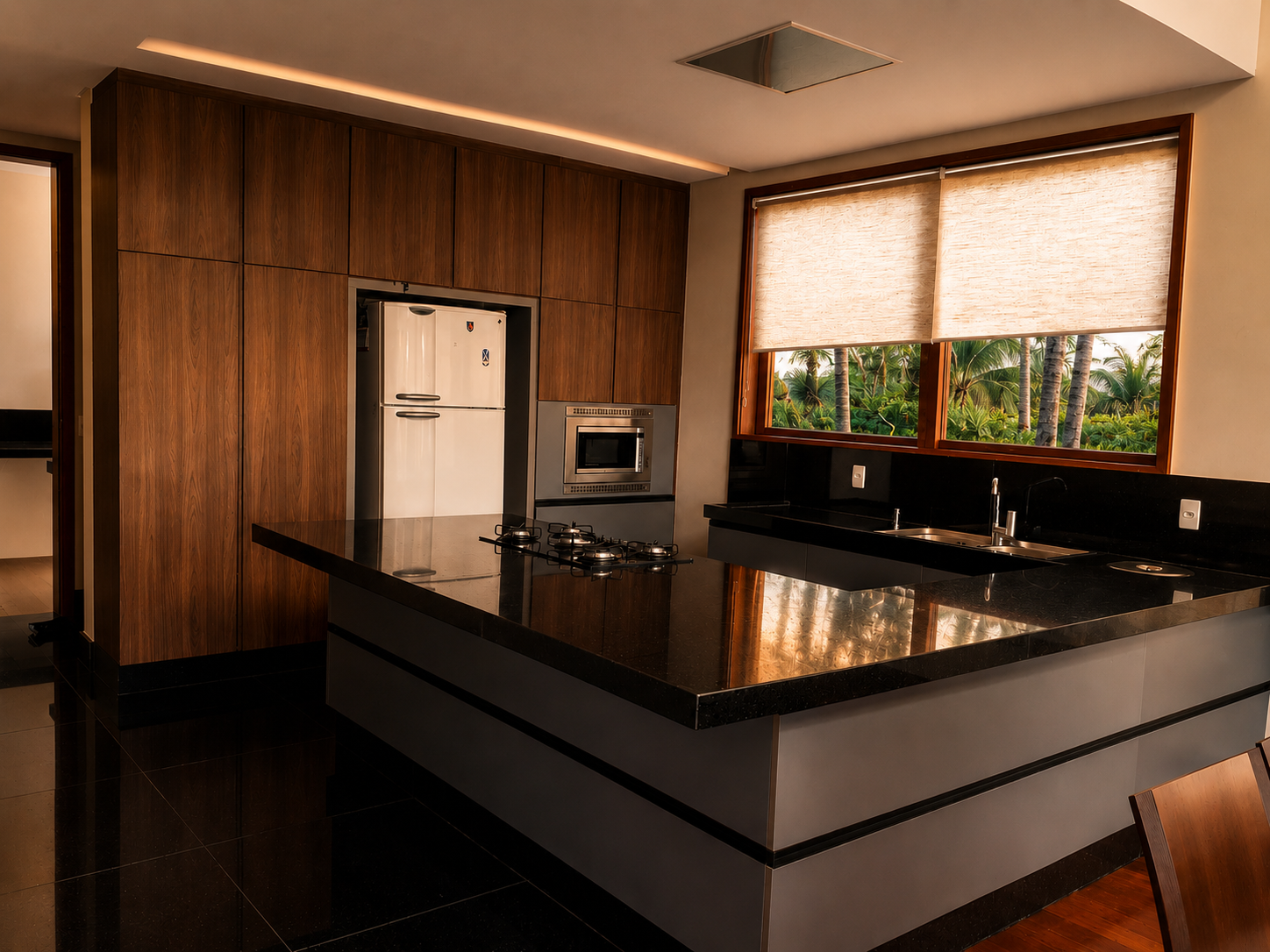 Cozinha planejada com bancada em granito